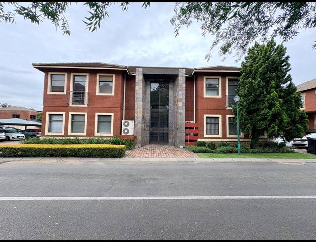 500M² OFFICE FOR SALE IN FOURWAYS